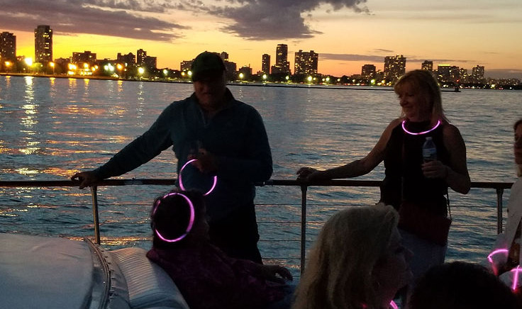 Mardi Gras Chicago yacht cruises